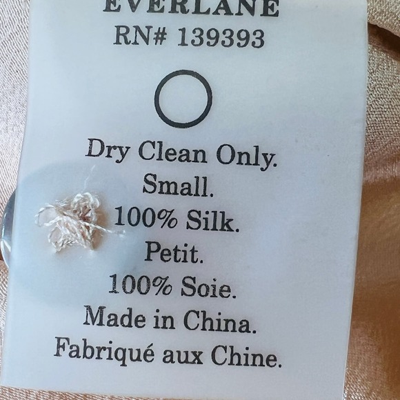 NWT Everlane The Relaxed 100% Silk Button Down Shirt Peach Size Small - Picture 7 of 8